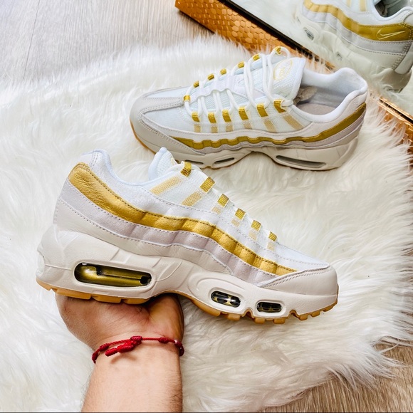 đNike Air Max 95 âDesert Sand / Metallic Goldâ - Picture 3 of 7
